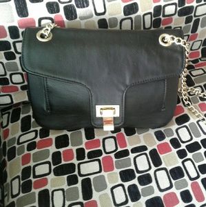 Crossbody. MADDEN girl    BLACK  gold chain bag